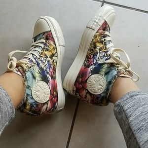 Converse sneaker heels